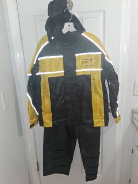Fulmer 4511424 Mens Motorcycle Rain Suit -pre-owned Waterproof. Large Pants Med Jacket