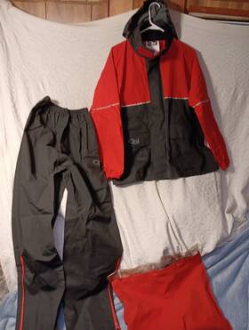 Osi 94010 Motocycle Rain Suit Sport Jacket And Pants Mens Small Stains Hood Vented