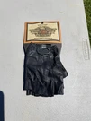 Harley-davidson Men's Fingerless Leather Gloves Black 97055-01VM/000L. Fixed Price $45.00.